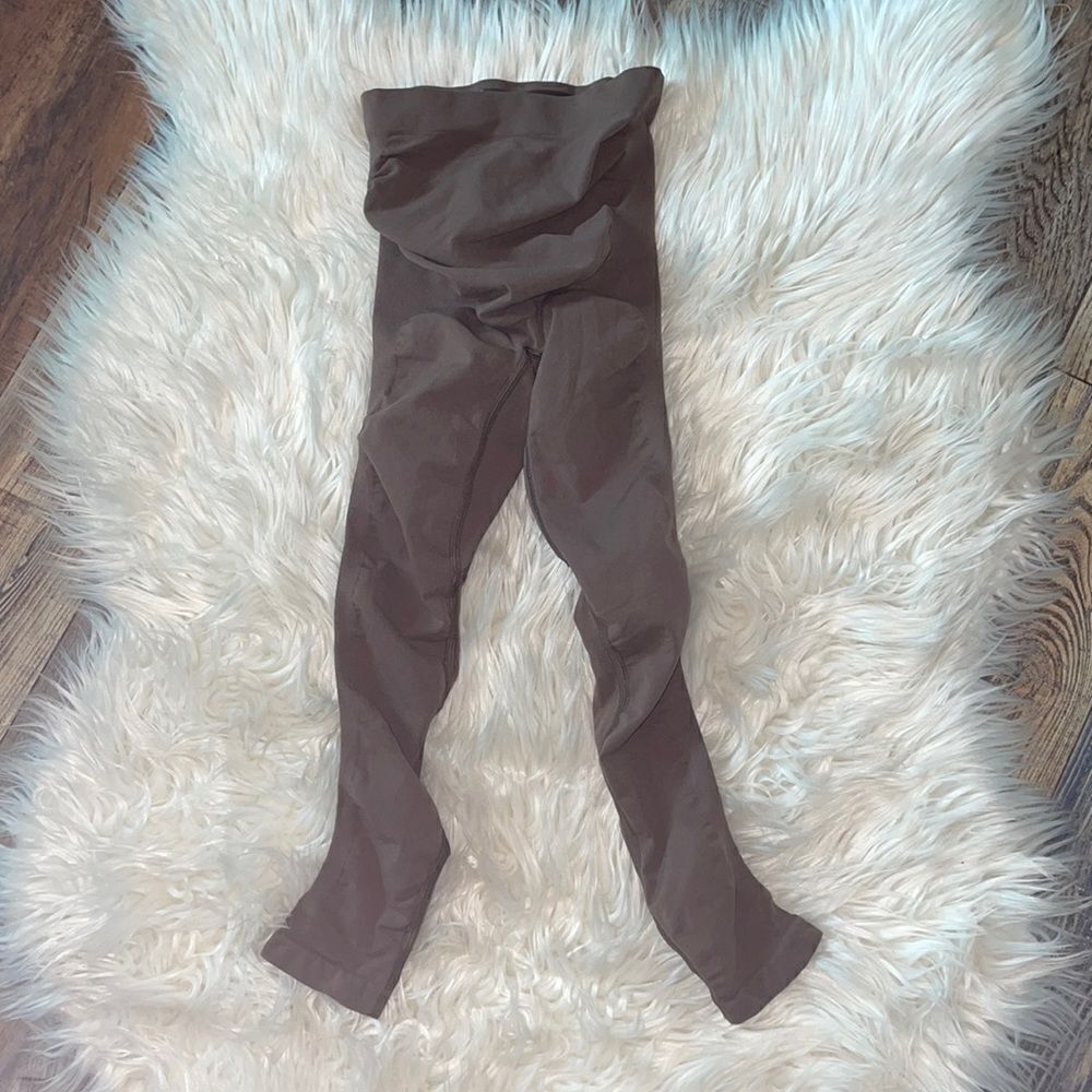 SKIMS Sculpting Below the Knee Leggings in Sienna, NWOT